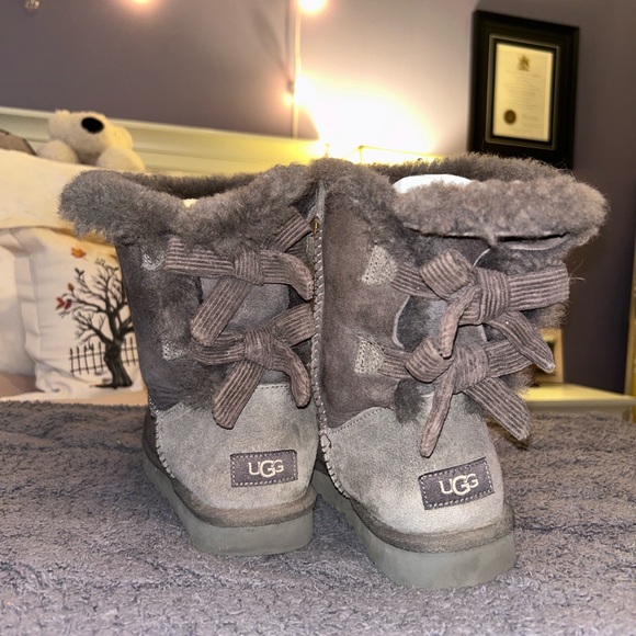 Grey Uggs - Picture 3 of 4